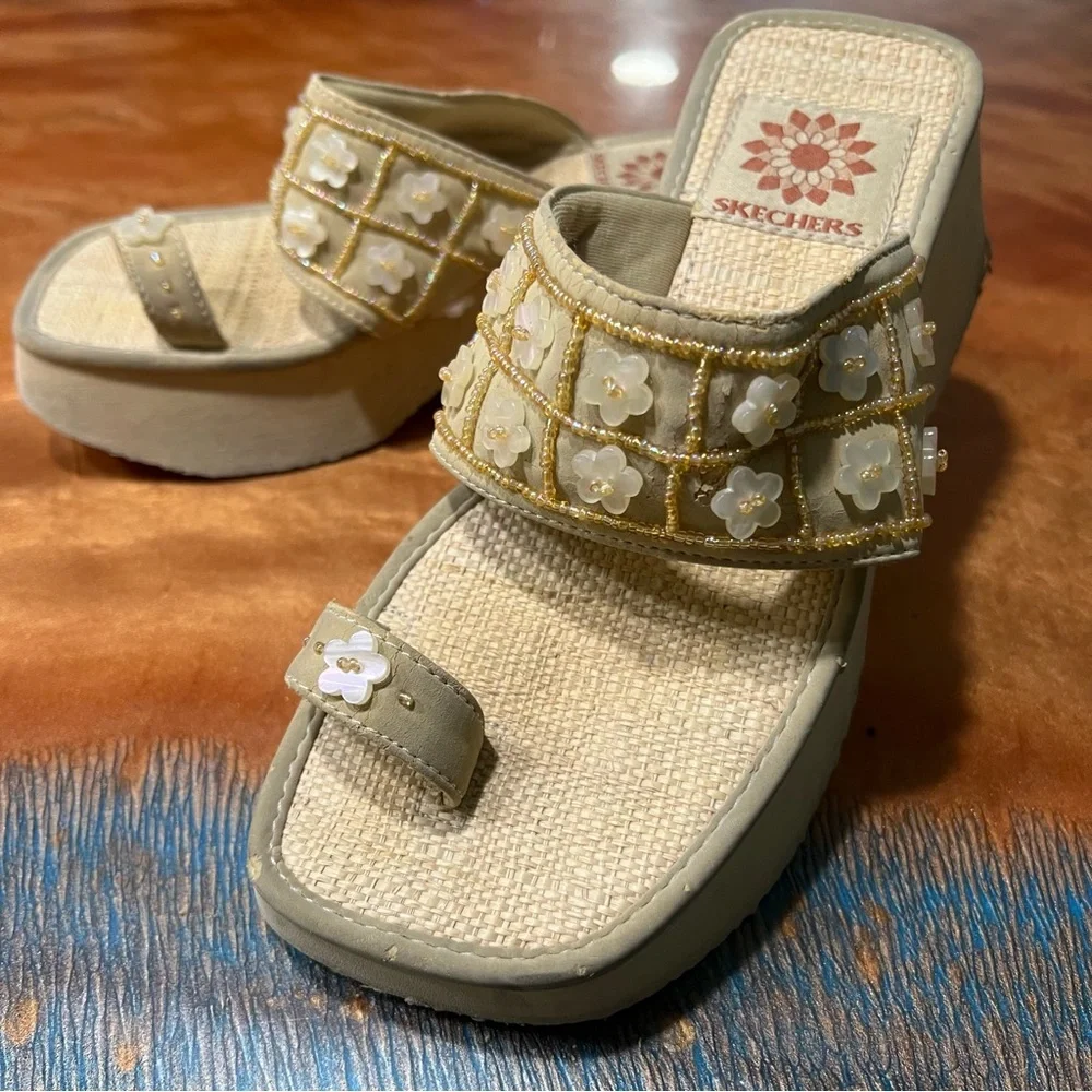 Vintage Skechers Platform sandals Shoes floral beaded toe strap size 6